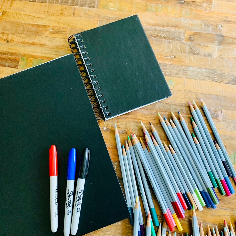 Bundle of 2 Sketchbooks & 57 Watercolor Pencils - Picture 3 of 12